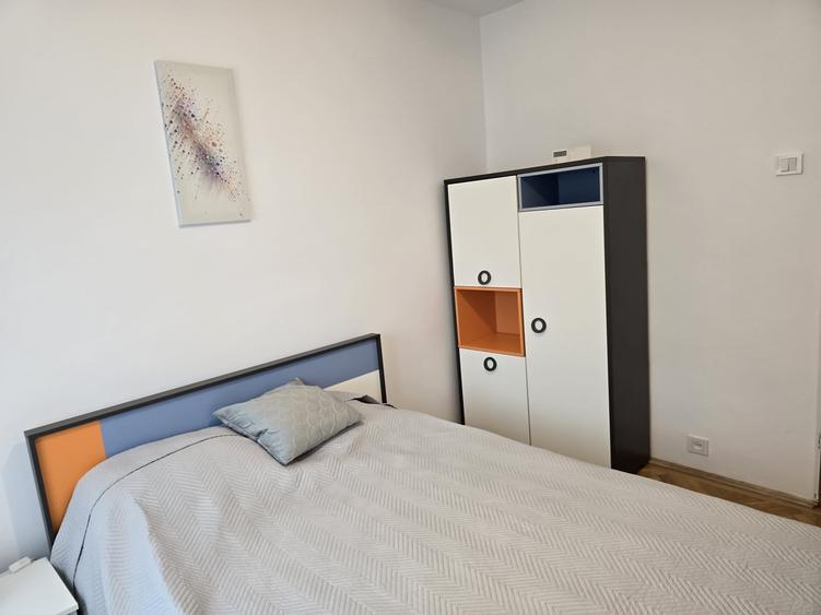 Faleza Nord- Azilul de Batrani , str.Unirii,  3 camere mobilat si utilat - 8