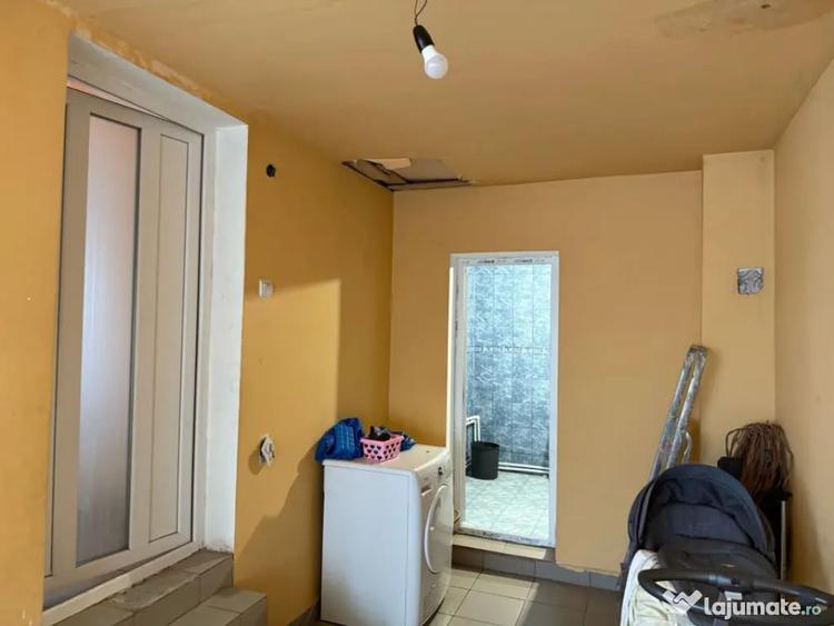Casă cu 4 camere cu Teren 120 Mp în Brestei
