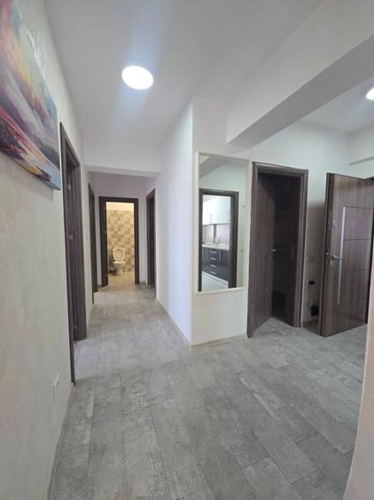 Apartament cu 3 camere decomandat în Dobroești