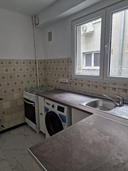 Apartament cu 2 camere decomandat în Drumul Taberei