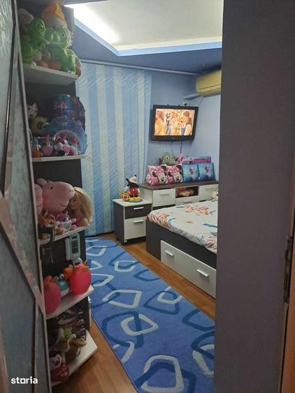 Apartament cu 3 camere decomandat în Mihai Bravu