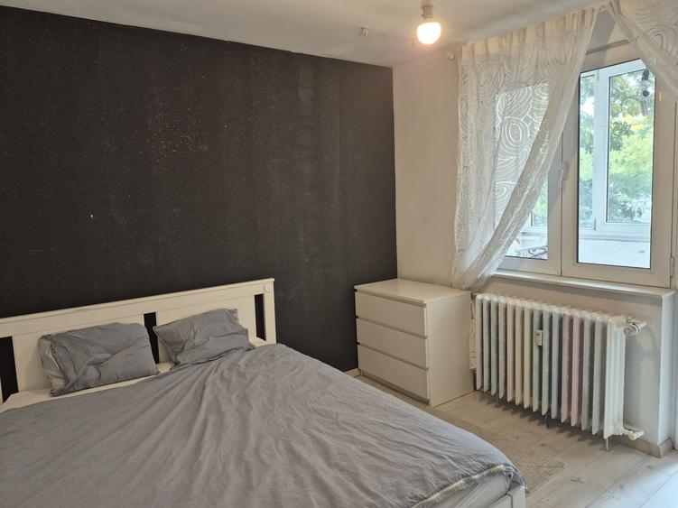 Apartament cu 3 camere semidecomandat în Dristor