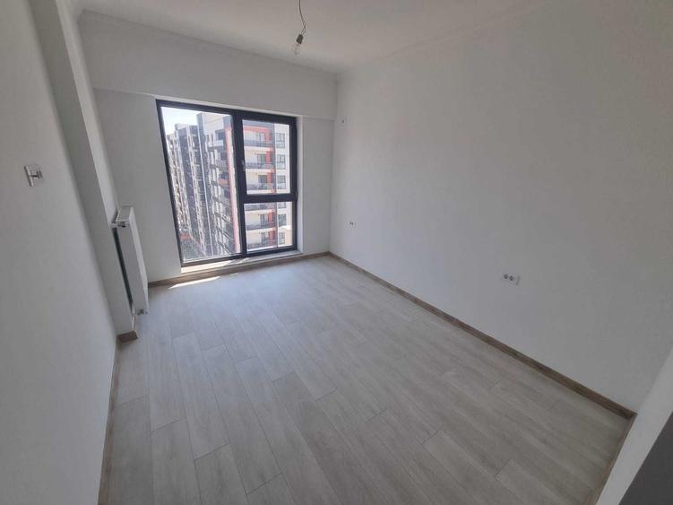 Apartament cu 3 camere decomandat în Energia