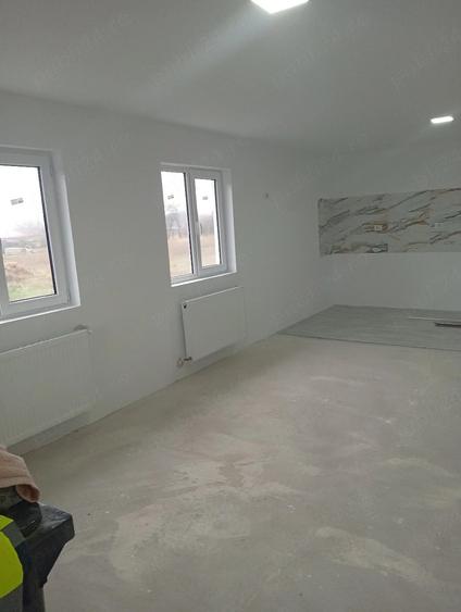 Casă cu 3 camere cu Teren 500 Mp în Pecineaga