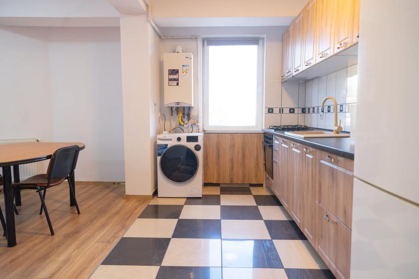 Apartament cu 3 camere decomandat în Zorilor