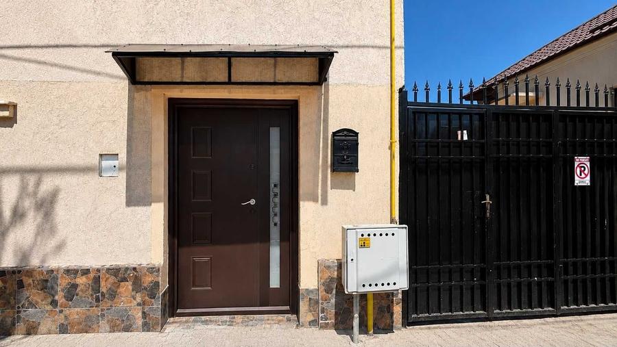 Casă cu 4 camere cu Teren 250 Mp în Central