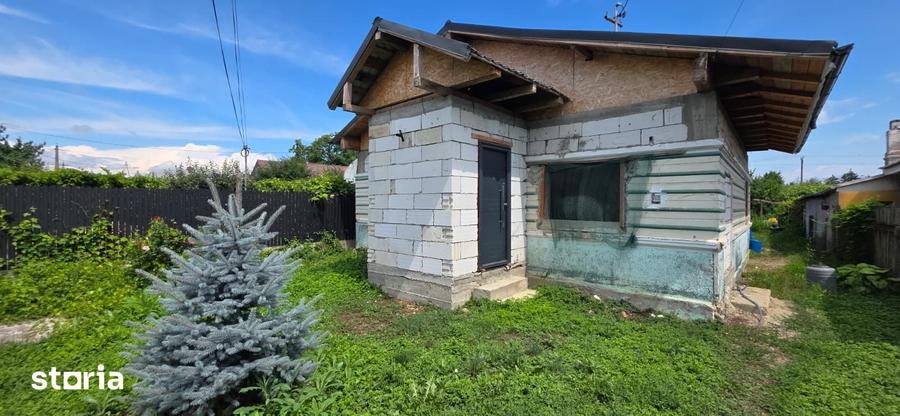 Casă cu 4 camere cu Teren 1172 Mp în Hemeiuș