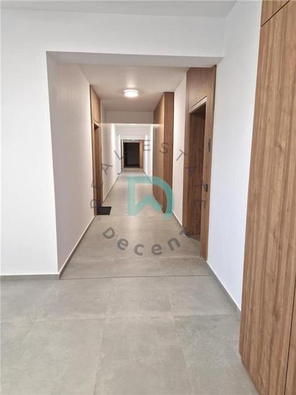 Apartament cu 2 camere decomandat, mobilat în Tractorul