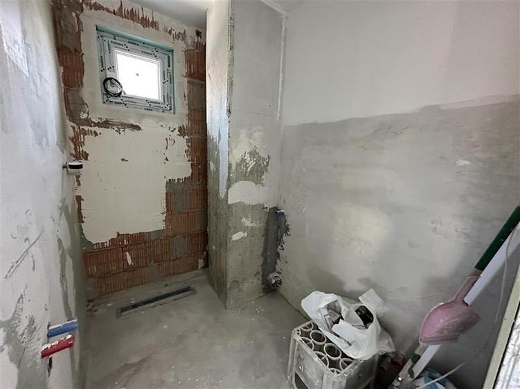 Casă individuală cu 4 camere cu Canalizare în Energiei