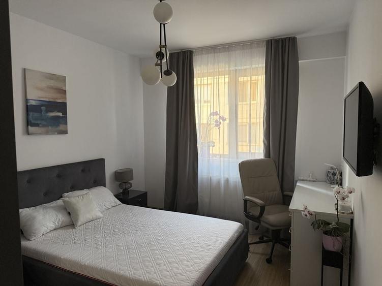 Apartament cu 2 camere decomandat în Păcii