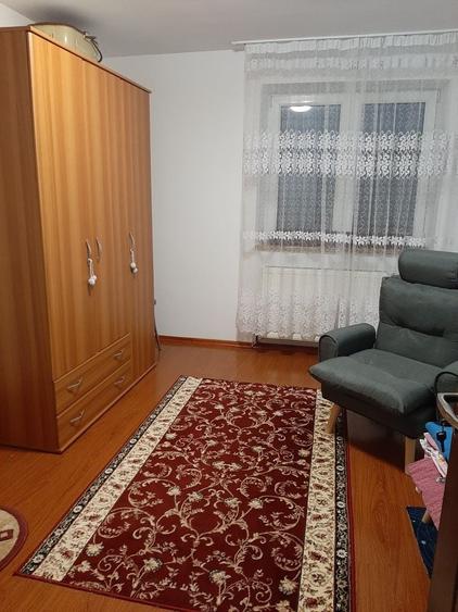 Apartament cu 4 camere decomandat în Unirii