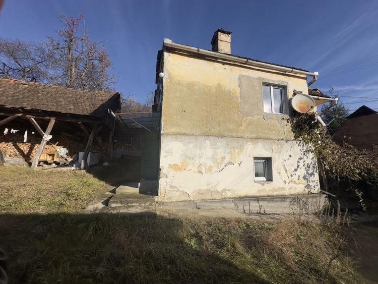 Casă individuală cu 2 camere cu Teren 636 Mp în Periferie