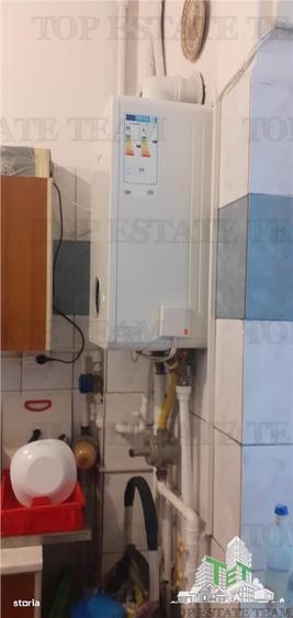 Apartament cu 3 camere semidecomandat în Gara de Nord