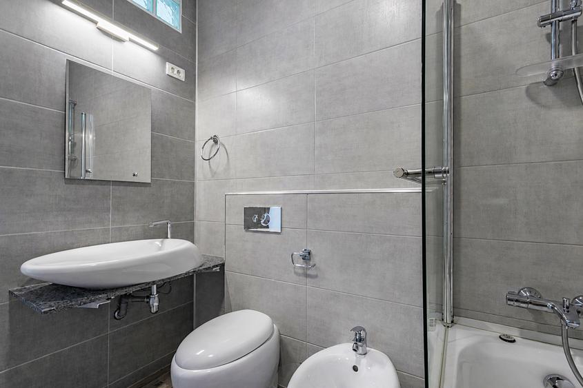 Apartament cu 3 camere decomandat în Ultracentral