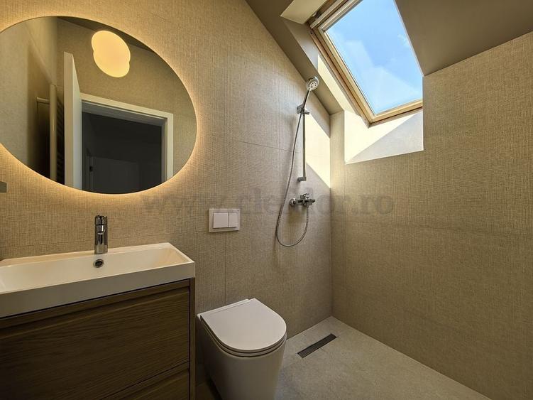 Casă individuală cu 7 camere cu Piscina în Iancu Nicolae