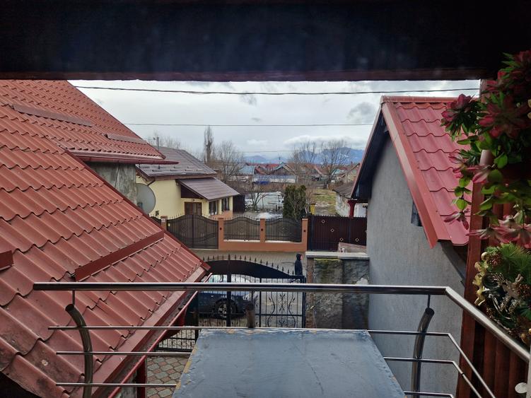 Casă individuală cu 3 camere cu Canalizare în Sânpetru