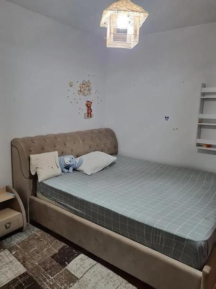 Apartament cu 3 camere decomandat, mobilat în Doamna Ghica