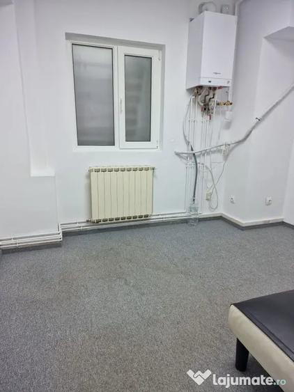Spațiu comercial, de 79 mp, în Universitate
