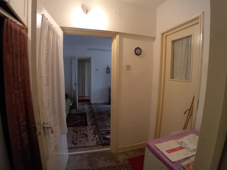 Apartament cu 2 camere semidecomandat în Dărmănești