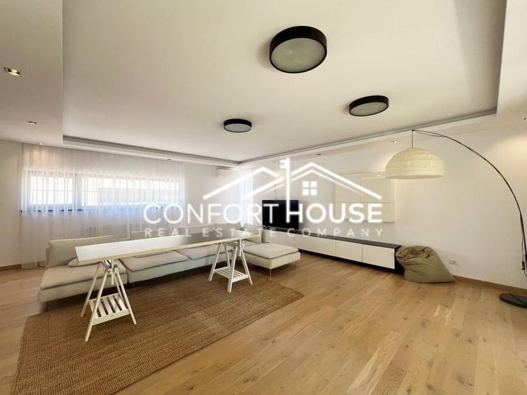 Duplex cu 6 camere cu Canalizare în Iancu Nicolae