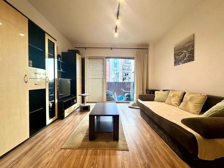 Apartament cu 2 camere semidecomandat, mobilat în Bună Ziua