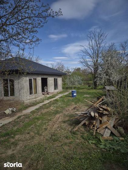 Casă cu 2 camere cu Teren 80 Mp în Alexeni