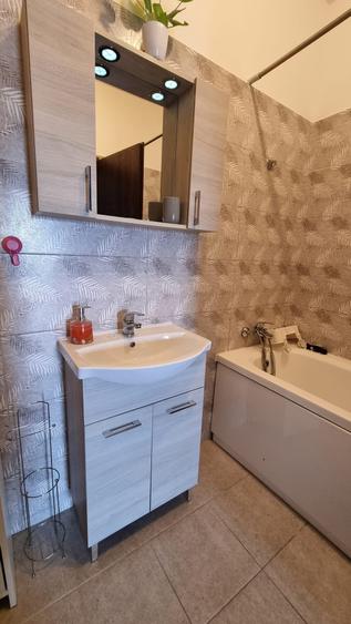 Apartament cu 2 camere decomandat în Berceni