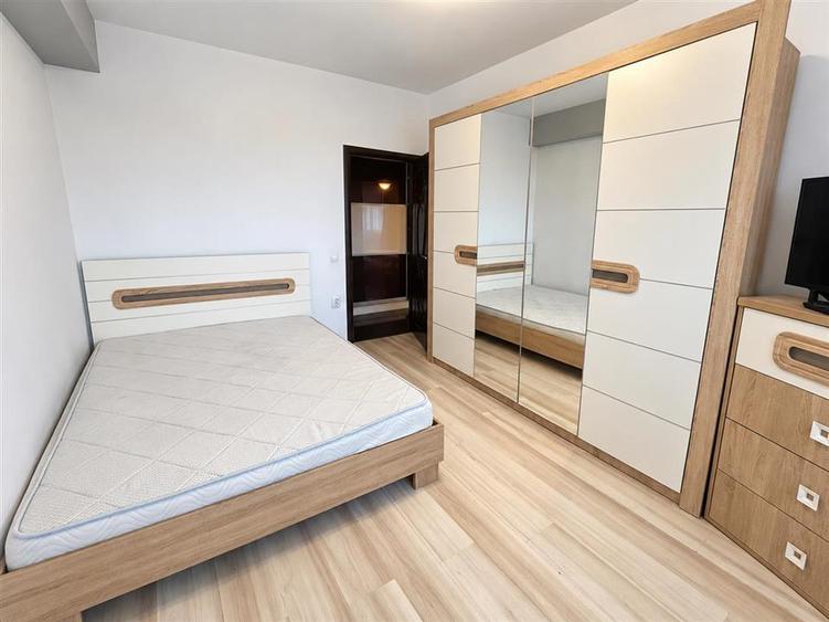 Apartament cu 3 camere decomandat, mobilat în Turnișor