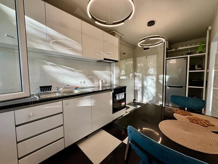 Apartament cu 2 camere semidecomandat, mobilat în Cornișa