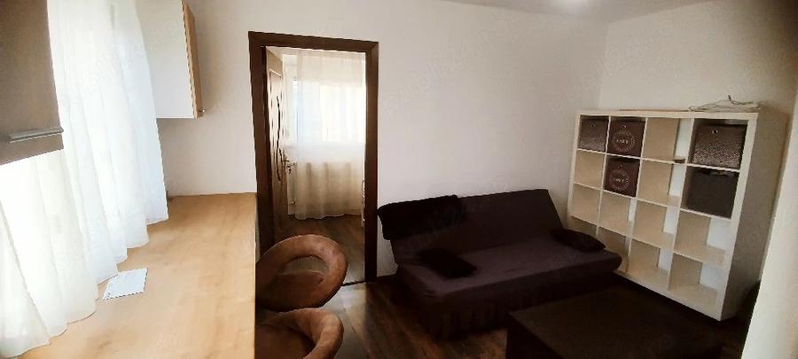 Apartament cu 2 camere semidecomandat în P-ța Doina