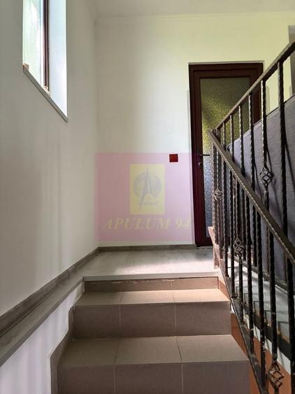 Casă individuală cu 4 camere cu Canalizare în Est