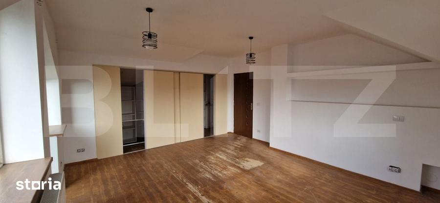 Casă cu 7 camere cu Teren 1000 Mp în Plaiul Vulcanești