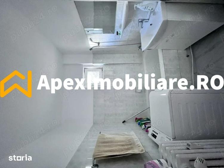 Apartament cu 3 camere semidecomandat în Giulești