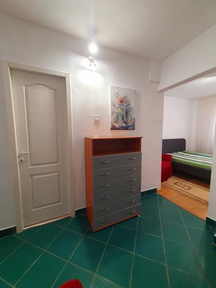 Garsonieră decomandată în Tudor