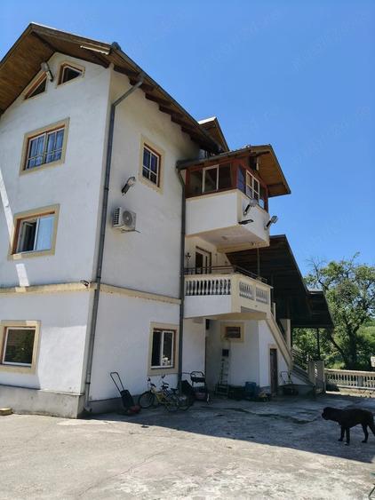 Casă cu 3 camere cu Teren 1600 Mp în Bascov