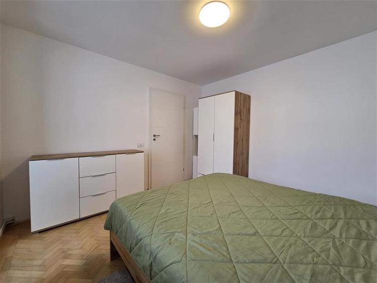 Apartament cu 3 camere semidecomandat, mobilat în Gării