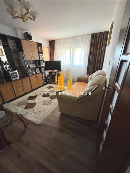 Apartament cu 3 camere decomandat în Bere