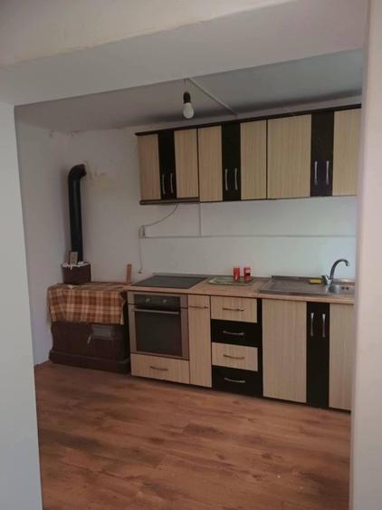 Casă cu 4 camere în Paulian