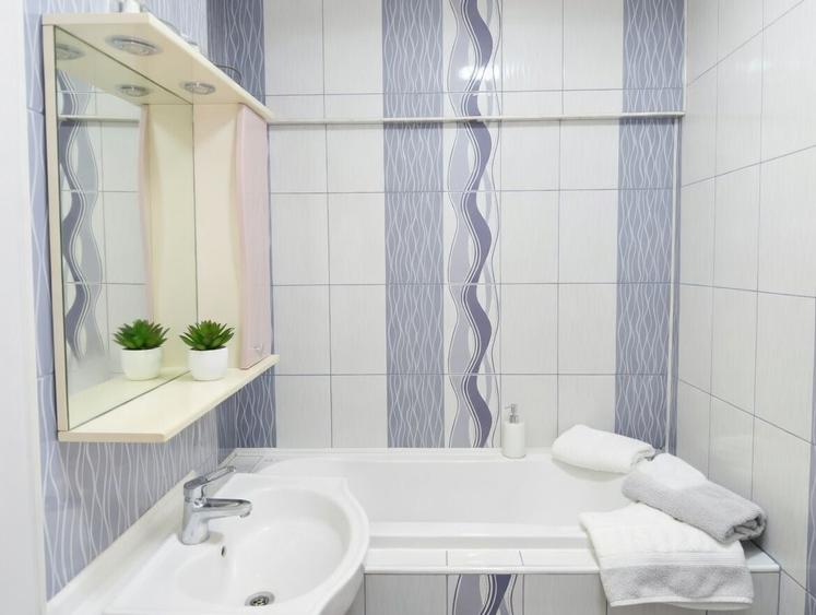 Apartament cu 3 camere decomandat în Trocadero
