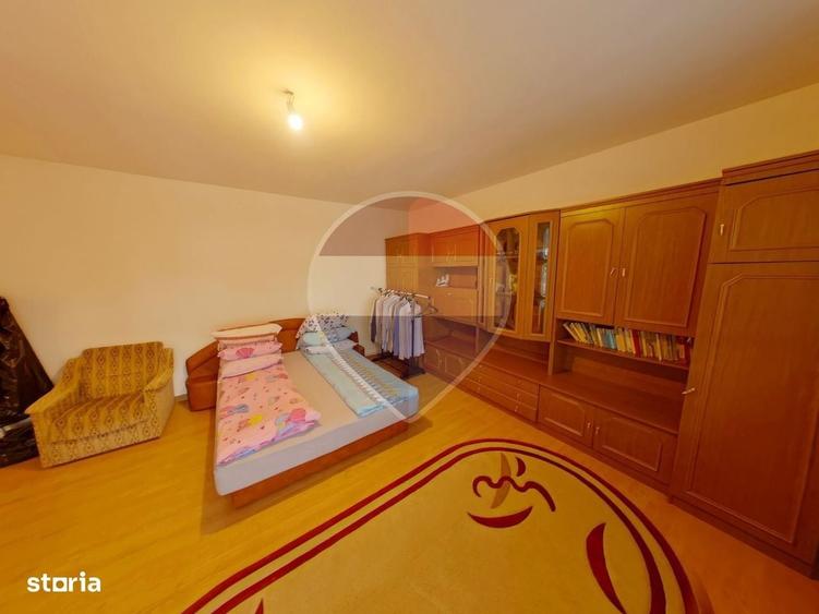 Casă cu 4 camere în Valea Hotarului