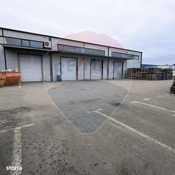 Spațiu comercial, de 2,000 mp, în Central