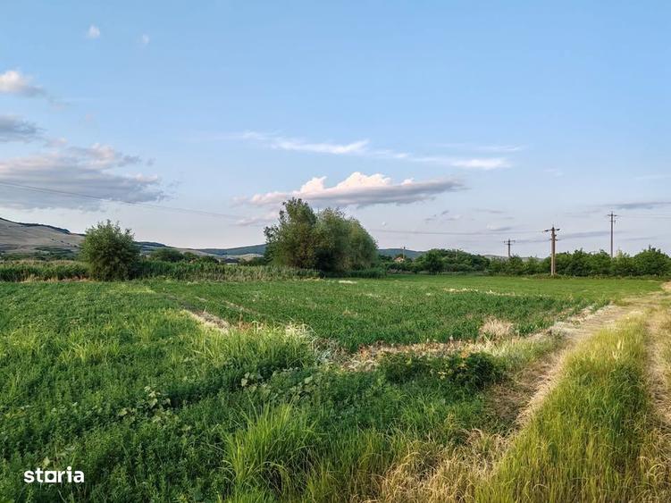 Teren de 1100 mp, în Ighiu