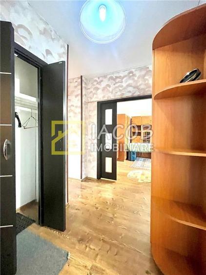 Apartament cu 3 camere decomandat în Central
