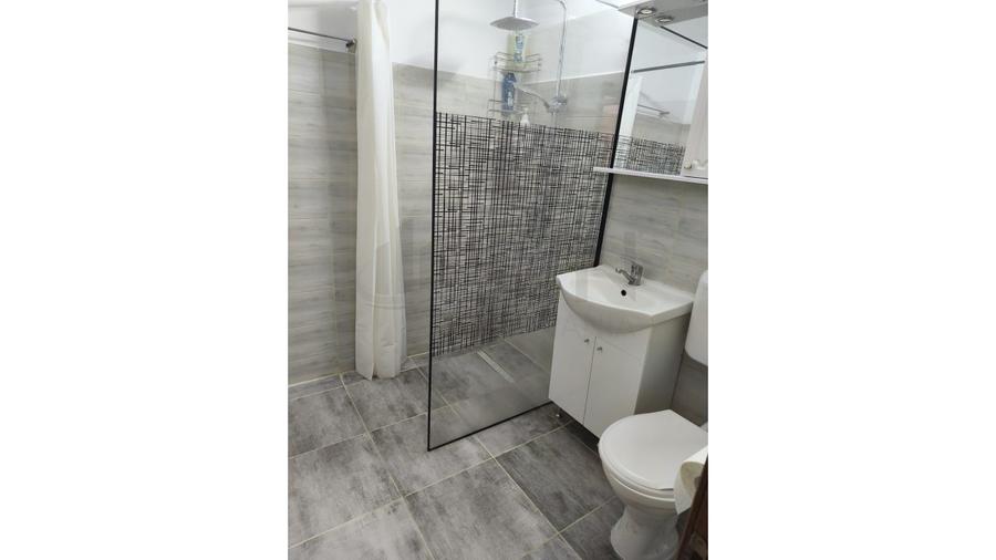 Apartament cu 3 camere decomandat în Calea Călărașilor