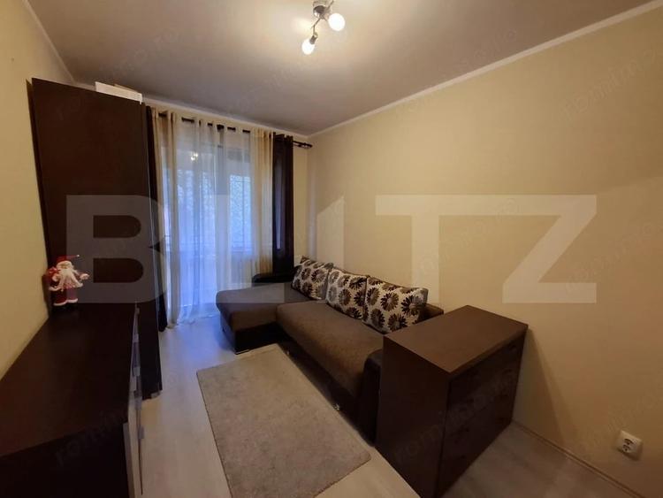 Apartament cu 3 camere de vanzare,zona Micro 16 - 9
