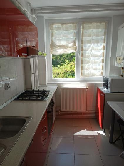 Apartament cu 3 camere în Costi