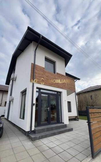 Casă individuală cu 4 camere cu Canalizare în Berceni