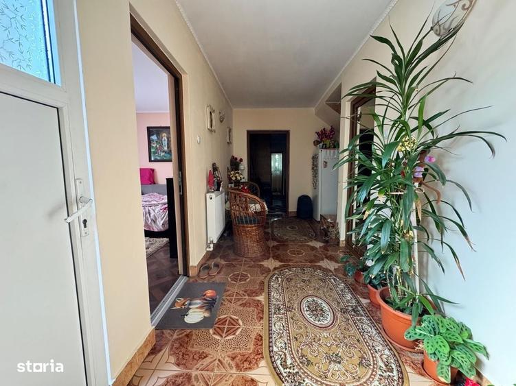 Casă cu 3 camere cu Teren 550 Mp în CFR