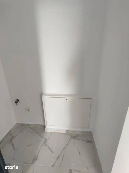 Apartament cu 3 camere decomandat în Industriilor