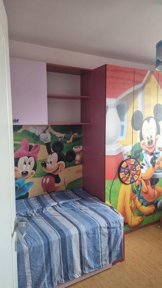 Apartament cu 3 camere decomandat în Libertății